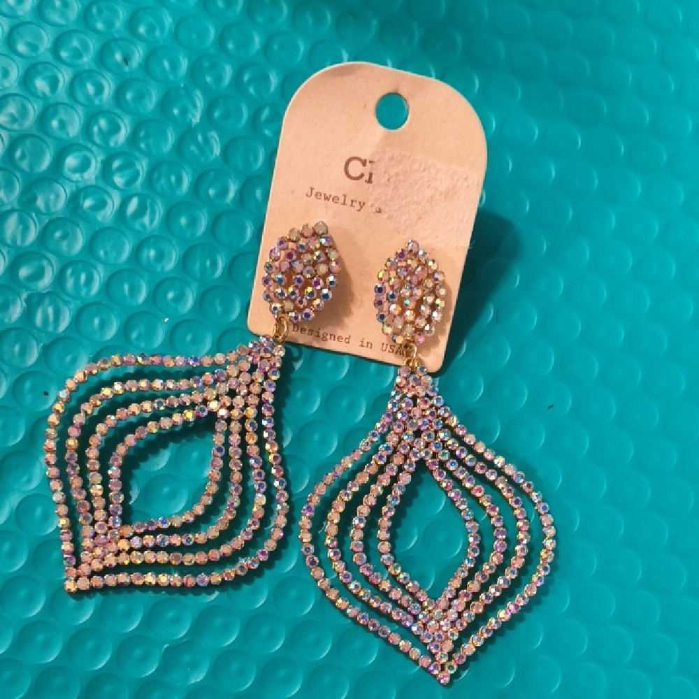 Chic Gold and Pink Crystal Drop Earrings